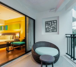 Двухместный номер Standard с балконом двуспальная кровать в Отель Holiday Inn Resort Phuket Karon Beach by IHG