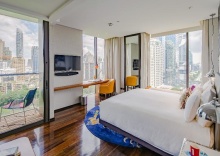 Двухместный номер Standard с балконом в Hotel Indigo Bangkok Wireless Road, an IHG Hotel