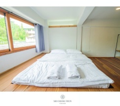 Двухместный номер Standard с балконом двуспальная кровать в Sri Chiang Yeun Boutique House
