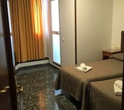 Двухместный номер Standard 2 отдельные кровати в Hostal Conchita Legazpi