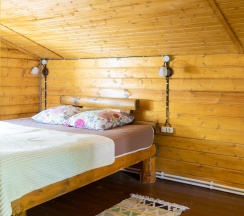 Дом у камня в Black fox