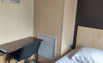 Комната эконом с 1 двуспальной кроватью в Глобус