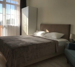 Двухместный номер Superior с балконом и с видом на море двуспальная кровать в Mon Michel