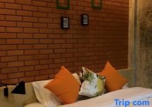 Двухместный номер Superior с видом на город двуспальная кровать в Journey Hostel Suratthani