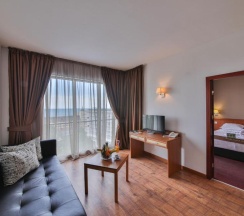 Апартаменты c 1 комнатой с балконом в Prestige Hotel and Aquapark