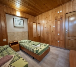 Двухместный номер с раздельными кроватями в Лорис