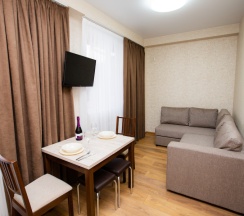 Улучшенные апартаменты с балконом в Alba inn apartments