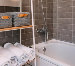 barnhouse lux большой с банным чаном в Лес&Сад