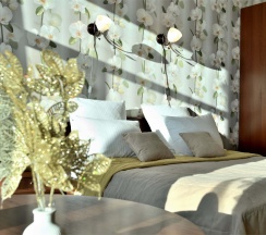 №11. Семейный номер с двуспальной кроватью, диваном и видом на Байкал в Прибой