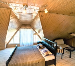 32 - Четырехместный мансардный номер с прямым видом на море в Азов Инн