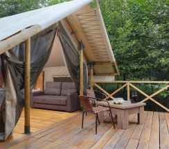 Тент-хаус с большой террасой для 2 взрослых в Garuda