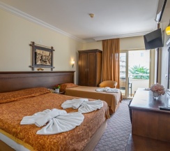 Трёхместный номер Economy в Karen Hotel