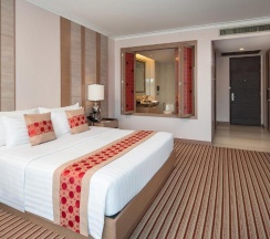 Номер Luxury Main Tower в The Berkeley Hotel Pratunam