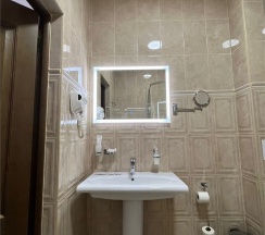 2 этаж I Трёхместный с раздельными кроватями и кухней в Марис