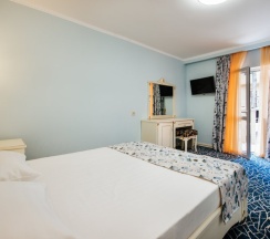 Семейный номер с балконом в Dvin