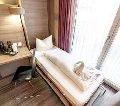 Двухместный номер Standard с видом на улицу двуспальная кровать в Hotel Demas City