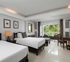 Четырёхместный люкс семейный с 2 комнатами в Thavorn Palm Beach Resort Phuket