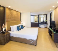 Двухместный номер Grand Deluxe двуспальная кровать в Aspen Suites Hotel Sukhumvit 2 Bangkok