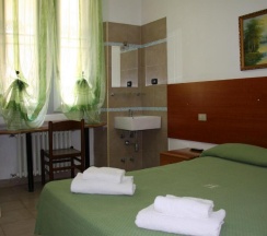 Двухместный номер Standard двуспальная кровать в Hotel Adelchi