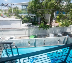 Номер Deluxe с балконом и с красивым видом из окна в Beehive Phuket Old Town - Hostel