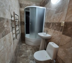 Двухкомнатные апартаменты с собственной кухней и балконом в Вилла Лиза