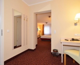 Четырёхместный номер Standard в Hotel Behrmann
