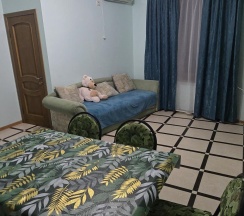 Комната стандарт с 3 односпальными и 3 двуспальными кроватями в Саймон