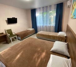 Стандартный семейный номер в Ромашка