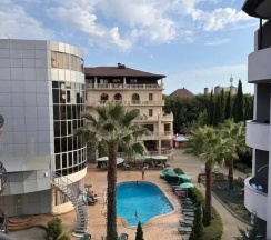 Апартаменты с 2 комнатами с балконом в Holiday