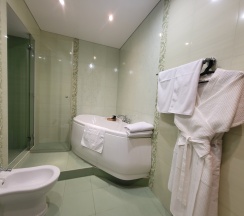 "Делюкс" двухместный с двумя раздельными кроватями в Brut hotel