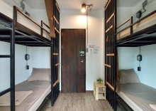 Кровать в общем номере (женский номер) в Feel Good Bangkok Hostel