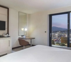 Двухместный номер Guest с балконом (двуспальная кровать) в Hilton Batumi