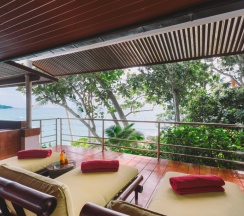 Двухместная Hong See двуспальная кровать в Mom Tri's Villa Royale