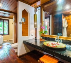 Двухместный люкс Grand Deluxe с видом на сад двуспальная кровать в Muang Samui Spa Resort