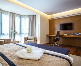 Двухместный номер Deluxe двуспальная кровать в The Dostyk Hotel