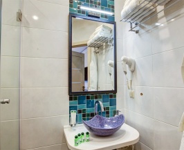 Де Люкс в Набат Палас