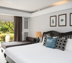 Двухместный номер Deluxe Terrace Garden Access двуспальная кровать в Thavorn Palm Beach Resort Phuket