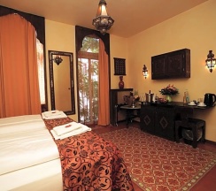 Двухместный номер Superior двуспальная кровать в Hotel Villa Oriental & Restaurant