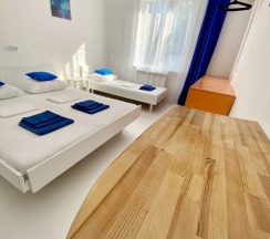 Трёхместный номер Standard в Арт-отельчик