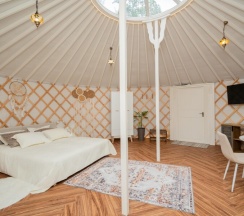 Юрта Зори в Папоротник