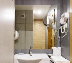 Номер стандарт семейный с 4 односпальными кроватями в Sunrise Park Hotel Relax&Spa