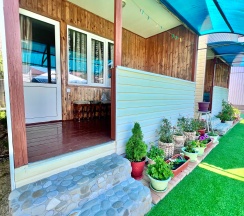 Дом с террасой в У Миланы