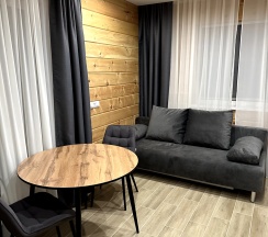 Апартаменты вместимостью 2+2  1 этаж (№2) в Сибирский