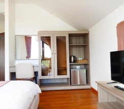 Номер Deluxe в Amia Hotel