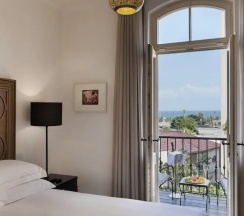 Номер Premium с балконом в The Drisco Hotel Tel Aviv - Relais & Chateaux