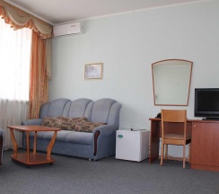 3-местный номер стандарт (с завтраком) в Омичка