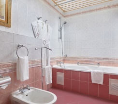 Джуниор сюит в Author Boutique Hotel