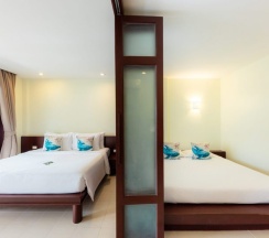 Четырёхместный номер Deluxe с видом на бассейн в Arinara Beach Resort Phuket