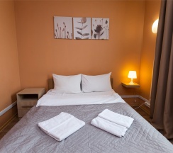 Стандартный номер с одной большой кроватью в Ям