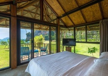 Двухместная вилла seafront двуспальная кровать в Tinidee Hideaway Tonsai Beach Krabi